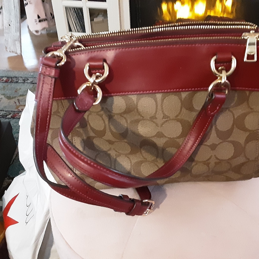 New Coach Bag w/ tabs